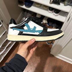 Lost Boys Size 11