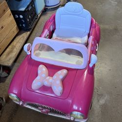 “MINIE MOUSE” KIDS CAR