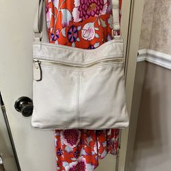 Margot Leather Medium Crossbody