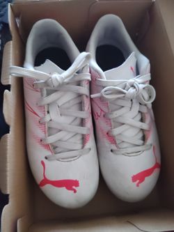 Soccer cleats and shin guards 2 pair pink soccer socks