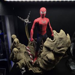Hot Toys Spiderman Deluxe Figure 
