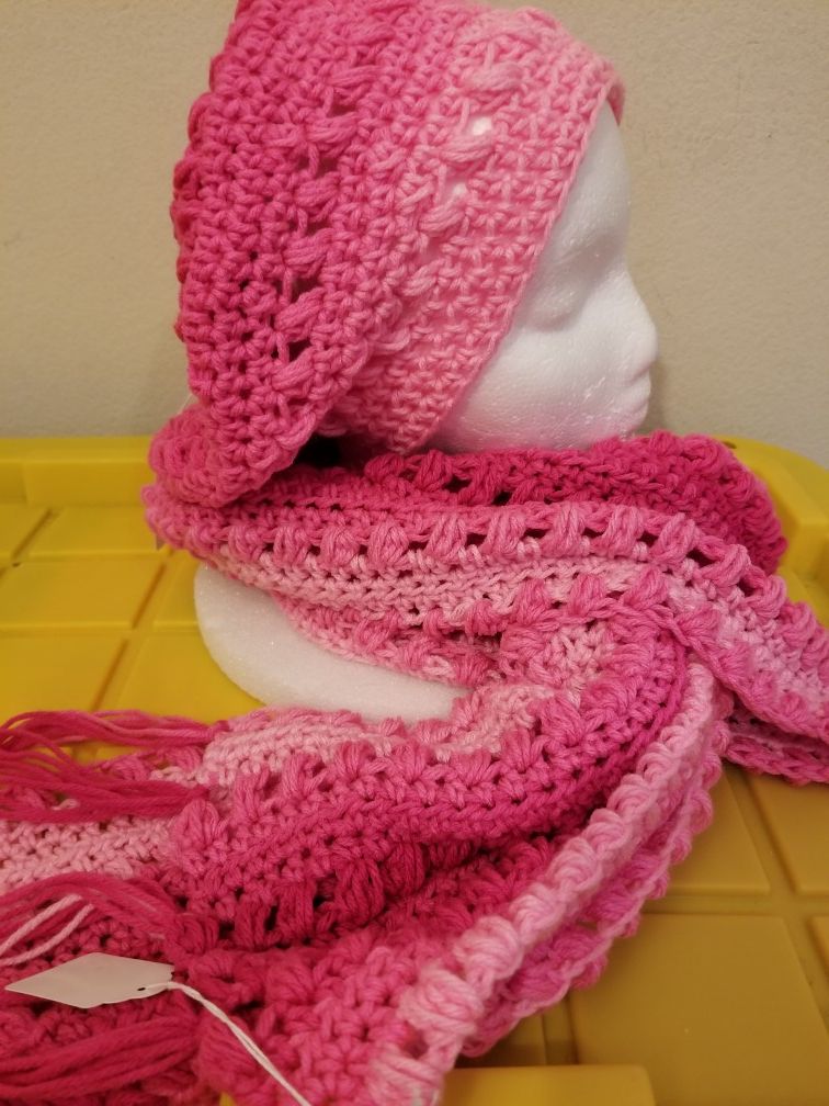 Fantasy hat and scarf set