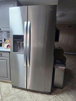 Whirlpool side by side- MUST PICK UP BY SATURDAY MORNING