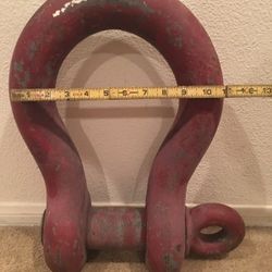 Shackle