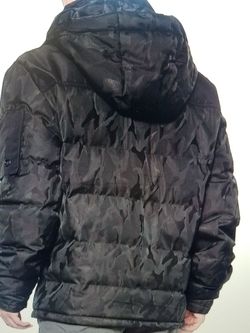 Brand New Camo men's insulated puffer jacket  size   L