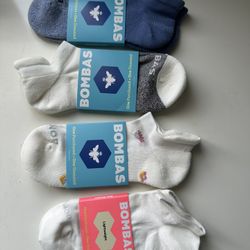 Set Of 4 NEW Bombas Socks In M