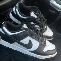 Black And White  Nike Panda Size 8
