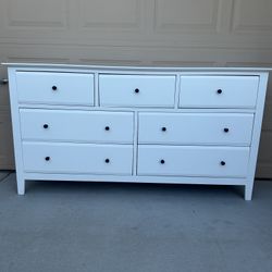 Dresser White 7-Drawers 