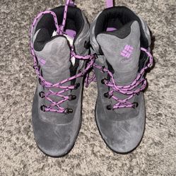Women’s Columbia boots size 8
