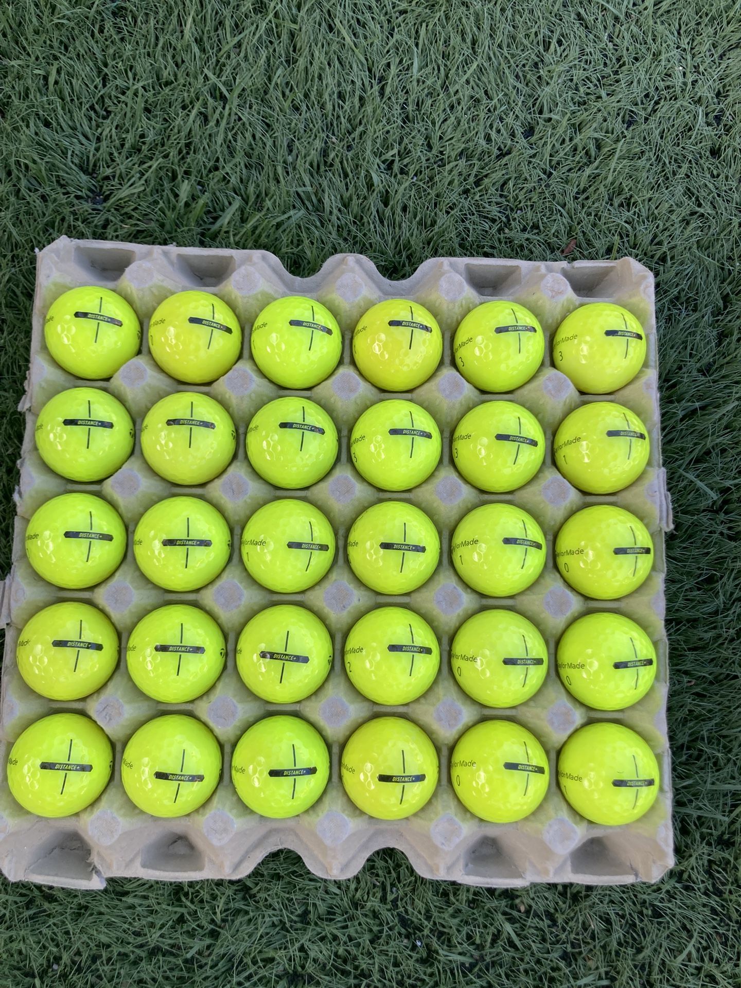 30 Golf ⛳️ Balls Taylor Made + Distance