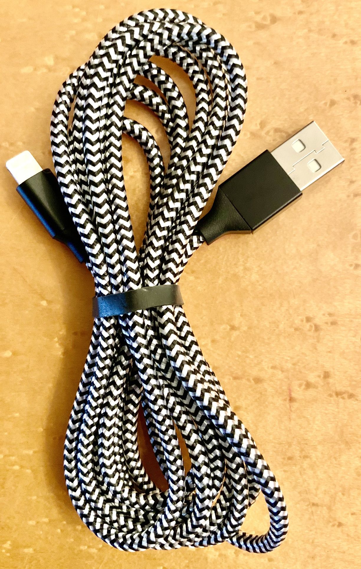 iPHONE APPLE LIGHTNING CABLES BELOW WHOLESALE! NEW IN THE PACKAGE! ATTN:RETAILERS!