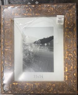 Aaron Brothers "Milford" 11x14 Ornate Gold Photo Frame