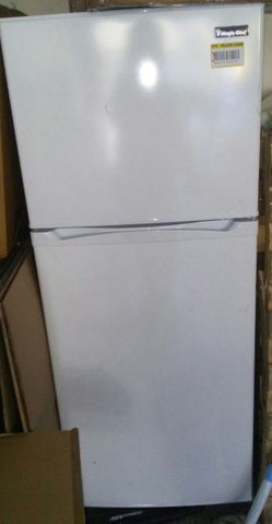 Parts or Repair New Unused Fridge Magic Chef 9.9 cu ft
