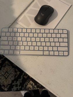 Wireless apple keyboard