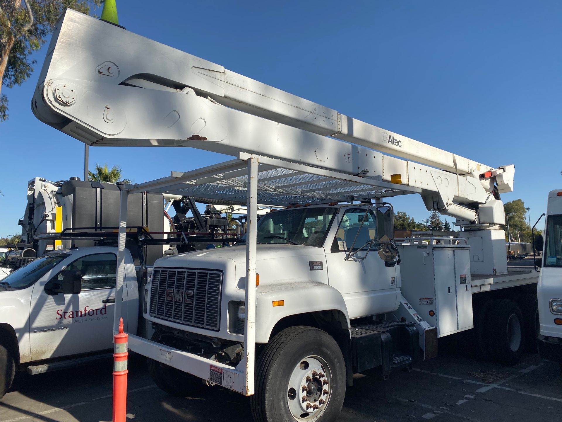 1999 GMC Diesel With Commercial Boom Lift!!