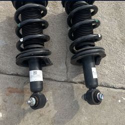 Infiniti QX80 Front Struts