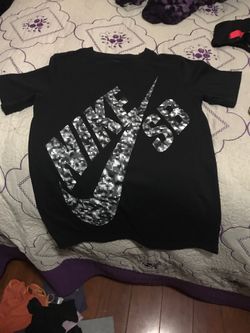 Nike shirt large in kids