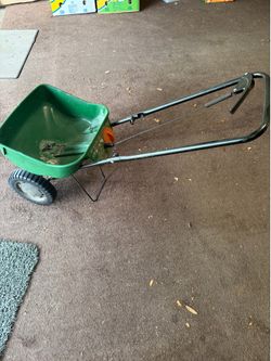 Yard spreader