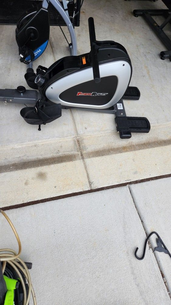 Fitness Reality Rowing Machine