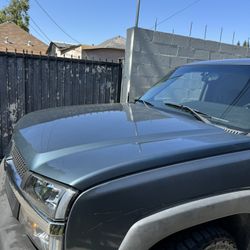 2007 silverado hood