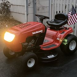 Yard machines 638 RL Lawn Tractor, 6 Speed, 38” cut, like new!
