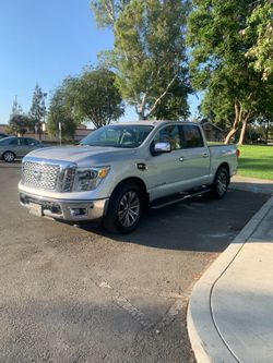 2017 Nissan Titan
