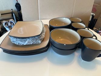 Black/Tan Dinnerware Set
