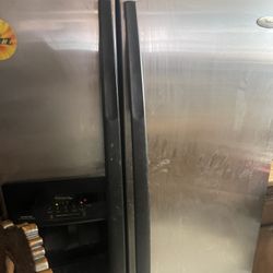 Whirlpool Stainless Steel fridge With Ice Maker and water dispenser