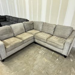 Light Studded Sectional Couch (Can Deliver) 