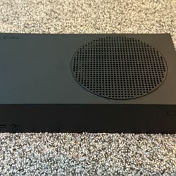 Xbox Series S 1 Terabyte Bundle