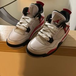 Jordan 4 