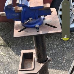 Central 4 Inch Vice With Stand