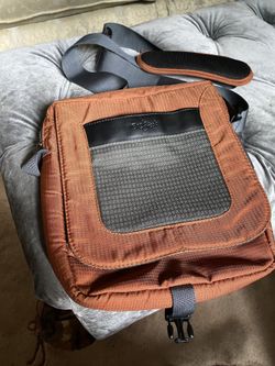 Eagle Creek Women’s Burnt Orange Crossbody Purse Bag USED Excellent Condition