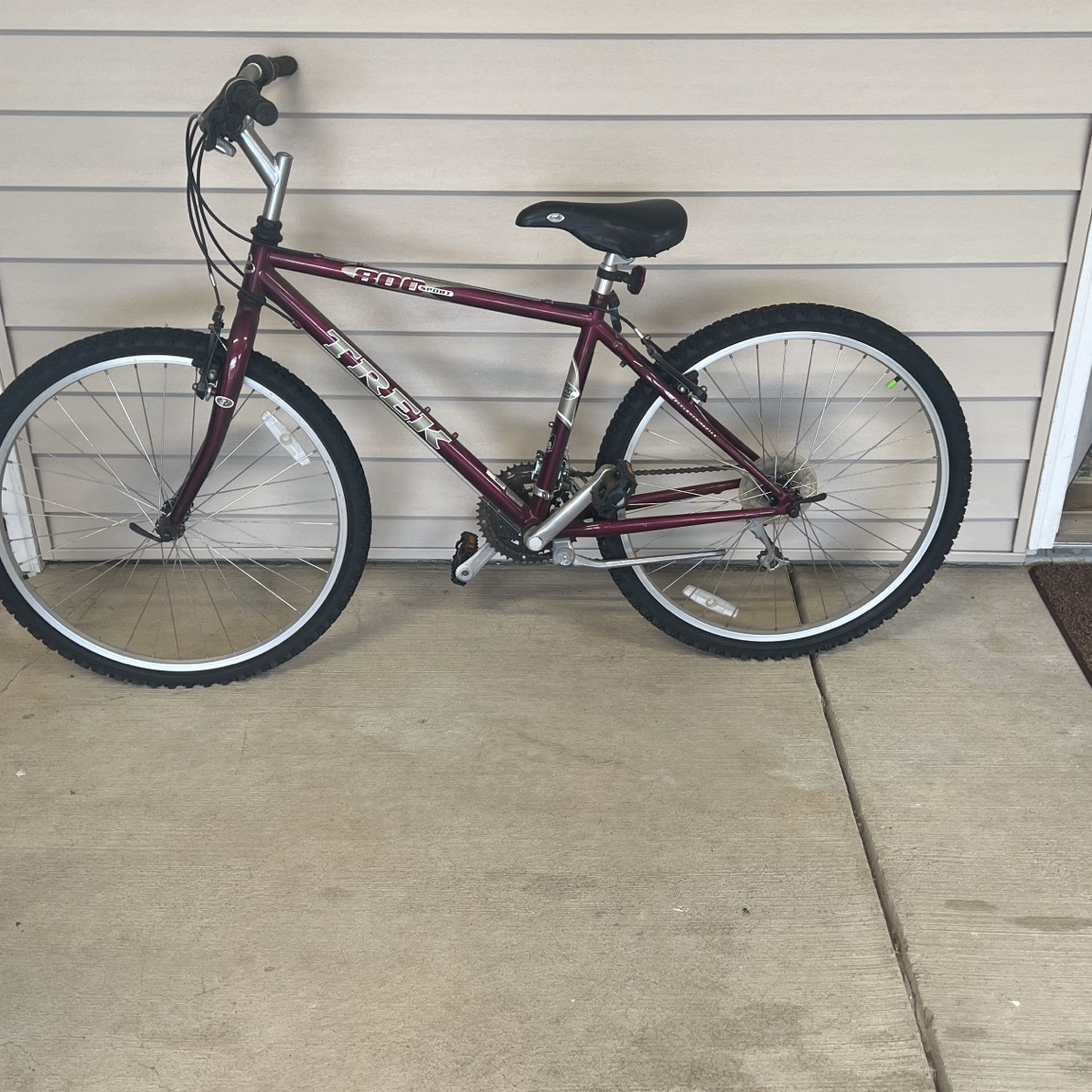 Trek 800 Sport 14 Speed 24” Mountain Bicycle