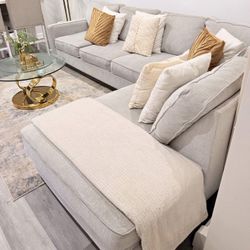 •Used Furniture in excellent Condition for sale