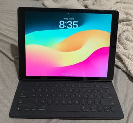 Apple iPad Pro 12.9” (2nd Generation) Wi-Fi + Cellular + Apple Smart Keyboard Folio