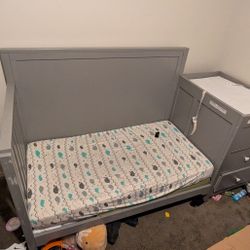 Crib With Changing Table 