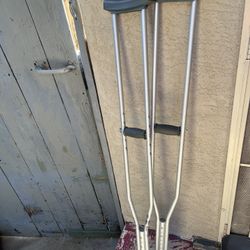 Crutches 