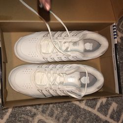 K-Swiss Woman gym shoes, new never used