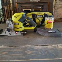 6amp AC  Biscuit Joiner Kit with Dust collector and bag 