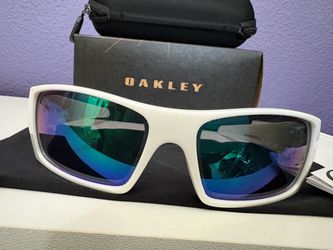 Oakley Gascan Sunglasses white frame green lenses