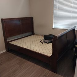 Queen Bedroom Set Dresser Mirror Nightstand And Bed