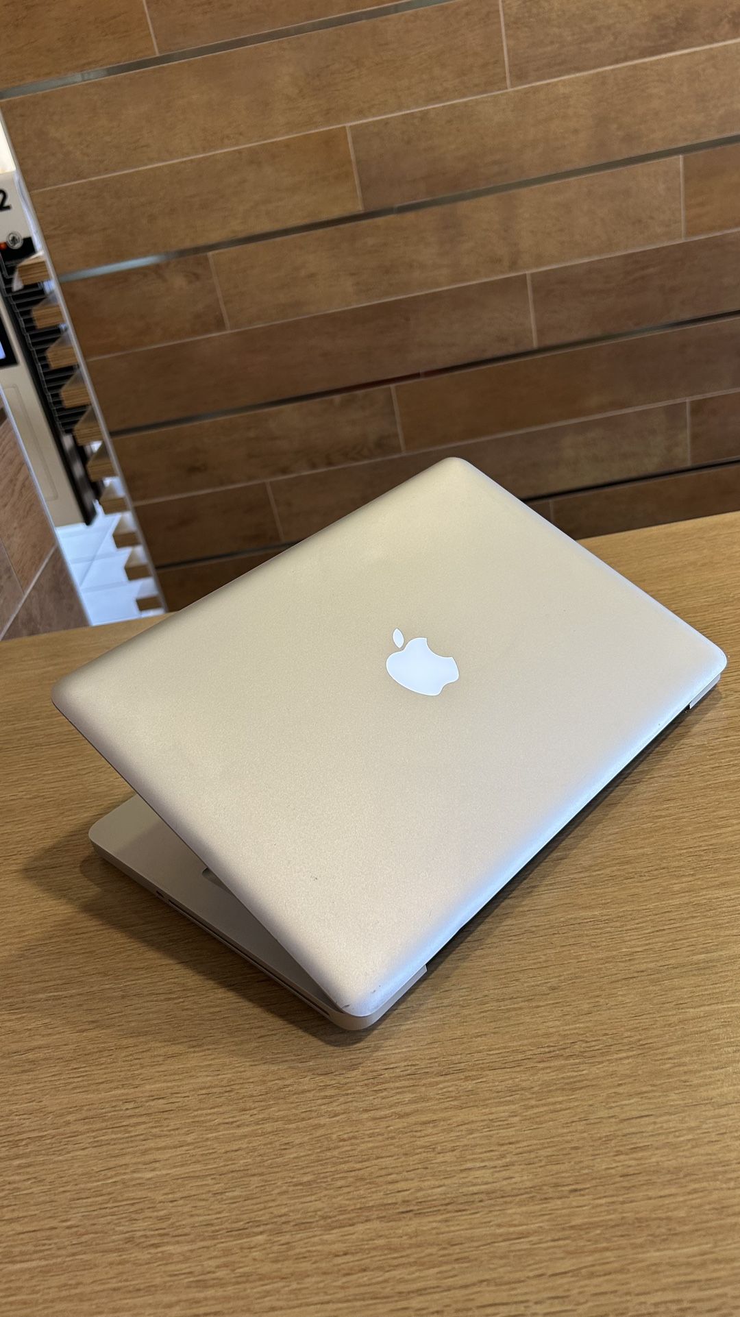 Apple MacBook Pro 13” i5/8GB/256GB SSD $140