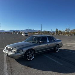 2003 Ford Crown Victoria