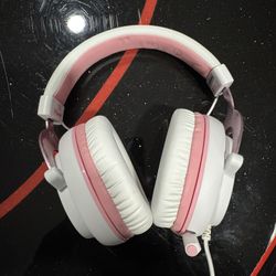 Sades Pink Edition gaming headphones
