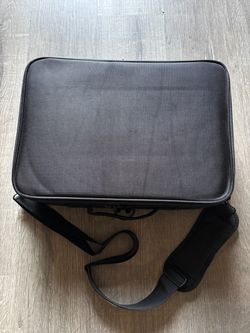 Portable makeup cases