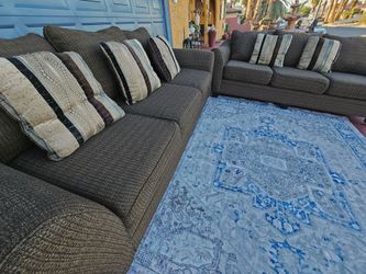 Beautiful Set 2 Couches with pillow totally Deep Clean Good Condition No Stains No Smell