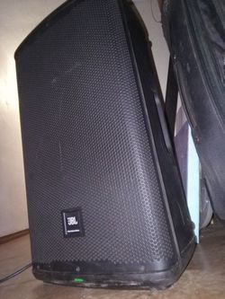 JBL EON712 powered PA loudspeaker from the EON700 Series