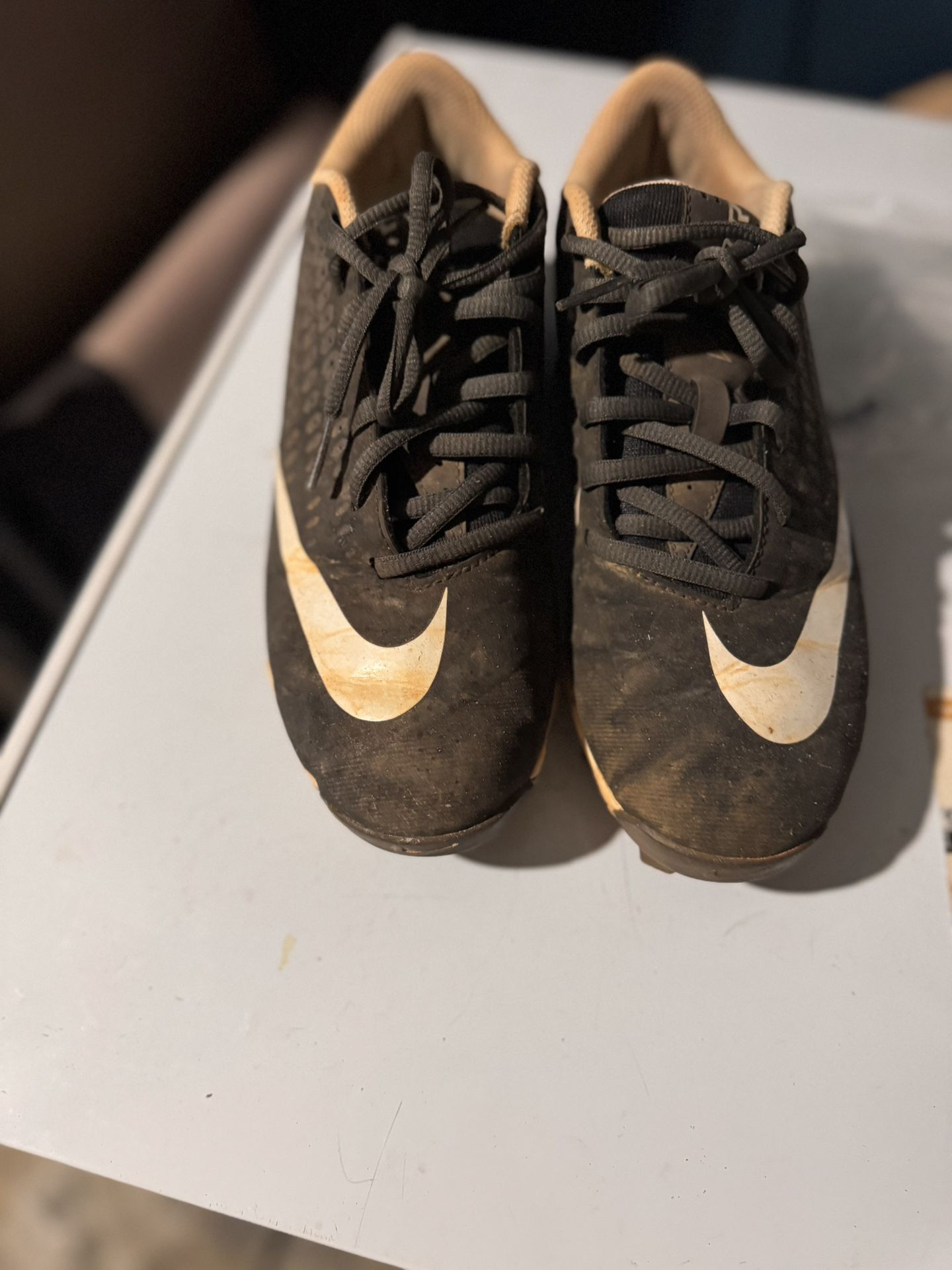Baseball cleats