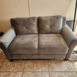 Lifestyle Loveseat